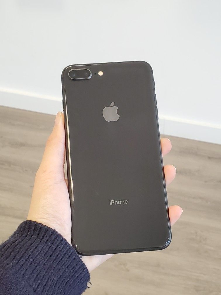 Apple iPhone 8 Plus 📱 – Compatible with All Carriers! Get Yours Today!