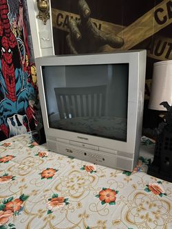 MAGNAVOX CRT TV DVD COMBO