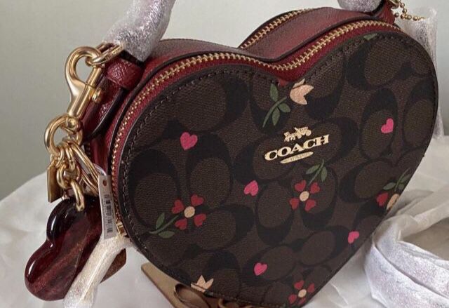 Coach Heart Crossbody Purse PRICE> $525 for Sale in Kerman, CA - OfferUp