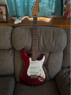 Fender stratocaster (READ DESCRIPTION!!)