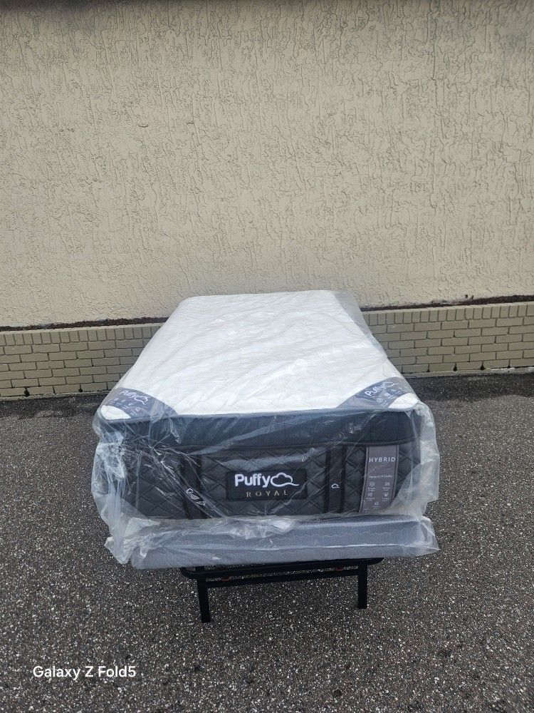 Brand New Twins Size Plush Pillow Top Puffy Royal Hybrid Mattress With  2  Brand New  Pillows And Box Spring In Plastic 