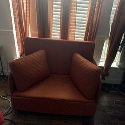 coach lets out into twin bed 