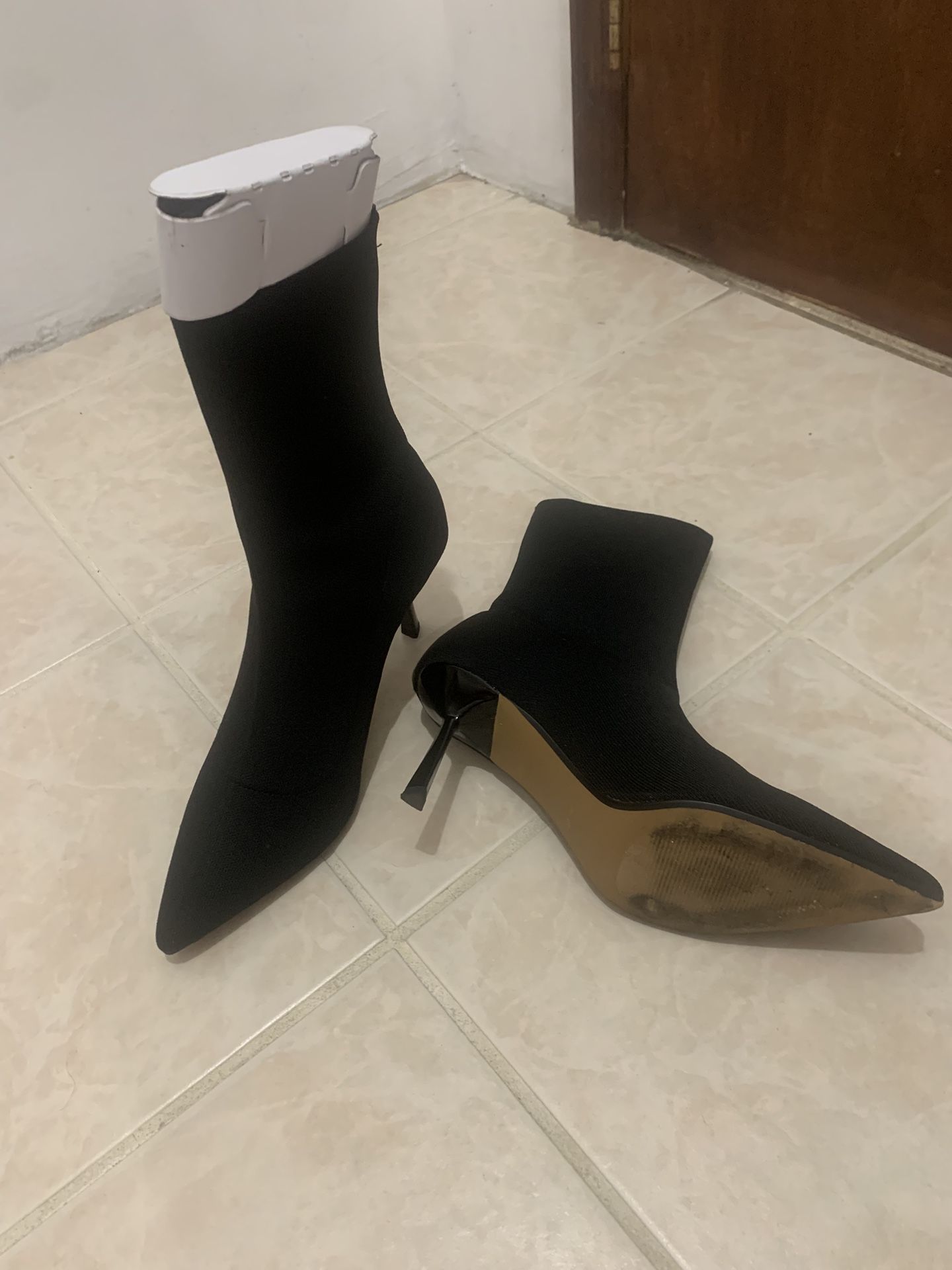 ✨ Express Black Sock Booties – Size 9
