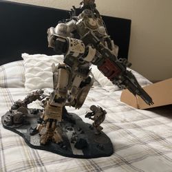 TitanFall—Collector’s Edition Statue
