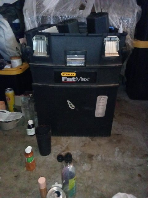 Three Drawer Tool Box With Wheels