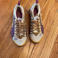 Puma Sneakers Size 5 1 2 Boys Im7 Women for Sale in Queens NY