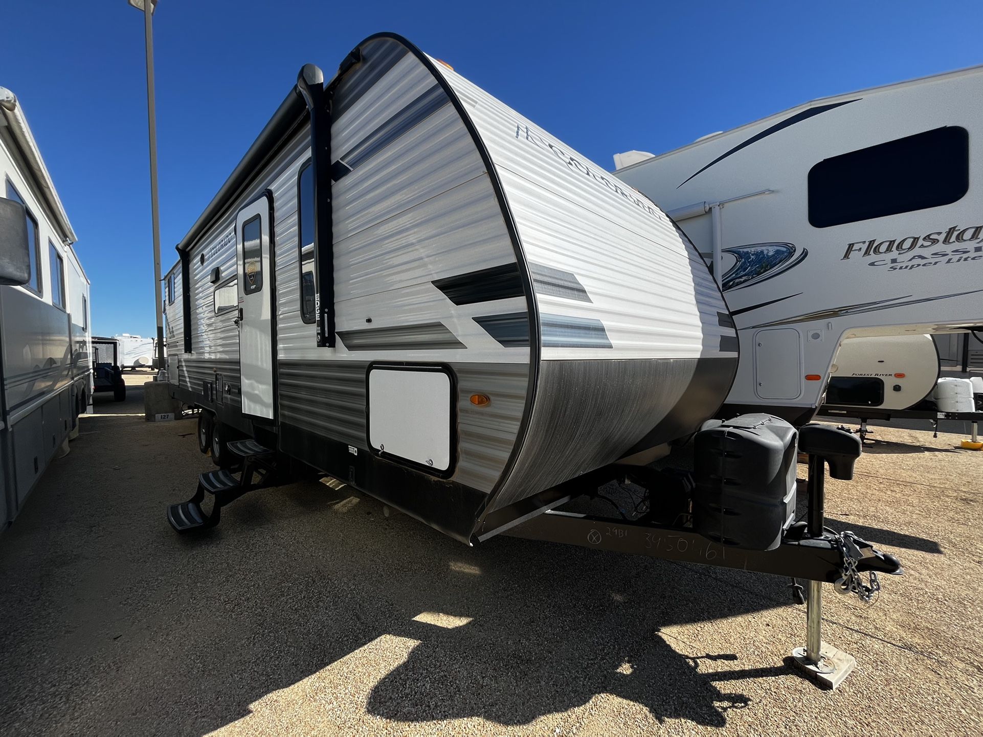 2021 Colorado Dutchman 29 Ft Travel Trailer