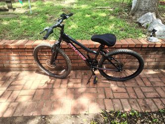 MONGOOSE EXCURSION! Blk/Pink Mountain Bike
