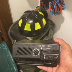 Helmet Or Radio Monitor 5 Charger And Batteries