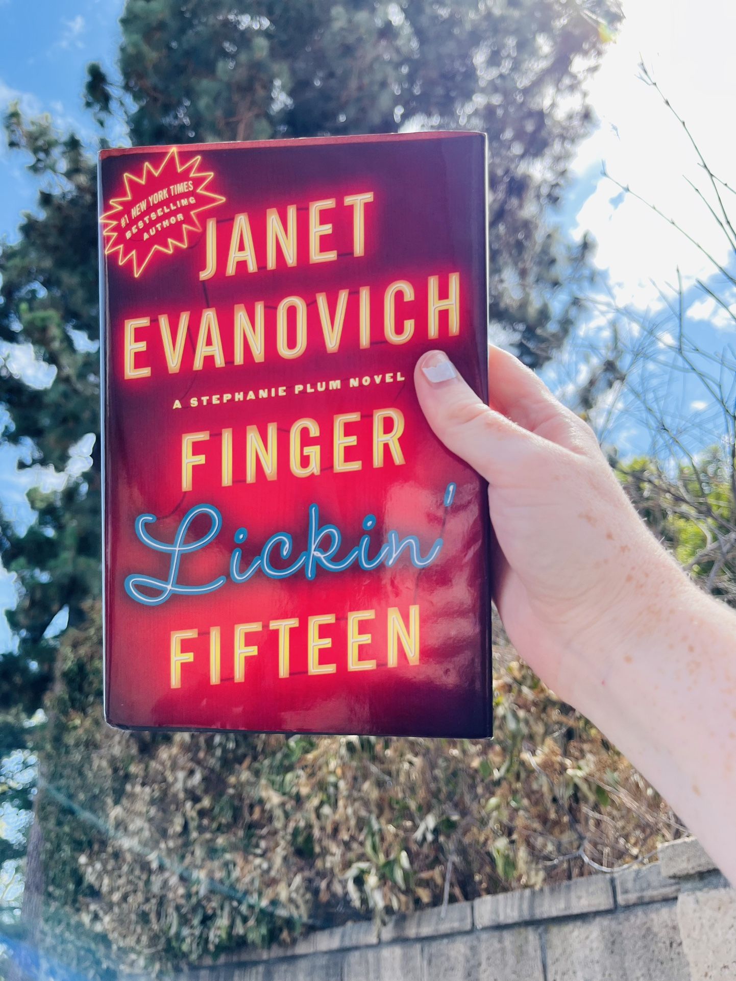 Finger Lickin’ Fifteen By Janet Evanovich