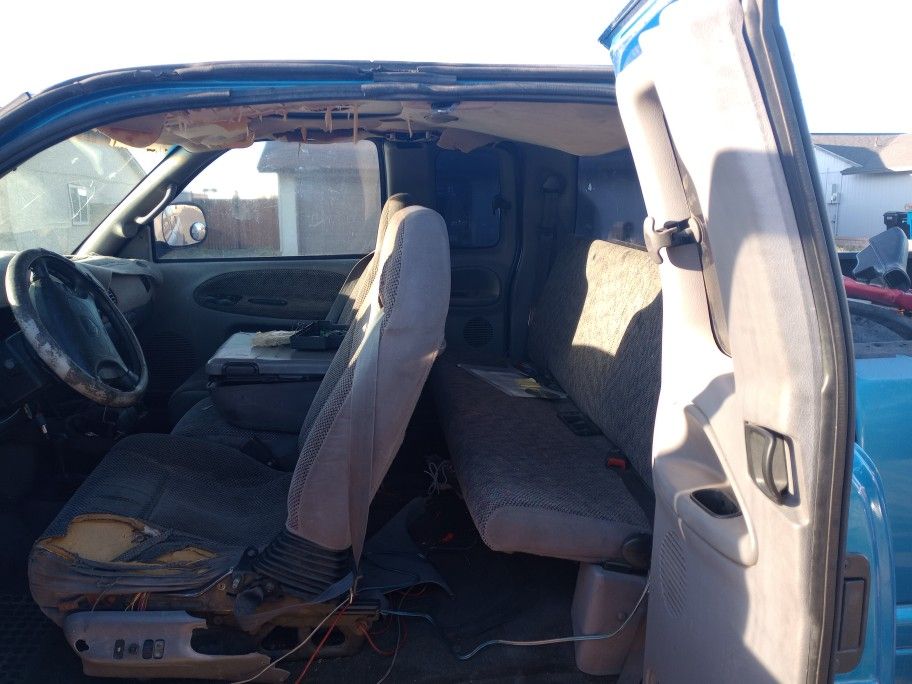 98 Dodge Ram 1500 V8 5.9 4x4 for Sale in Phoenix, AZ OfferUp