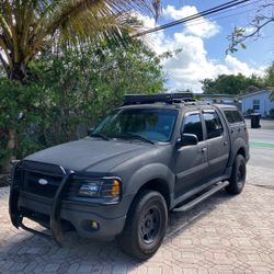 05 Ford Explorer Sport Trac