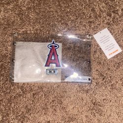 Angels Clutch