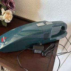 Bissell Handheld Vacuum Portable & Lightweight. 