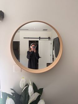 Wall mirror