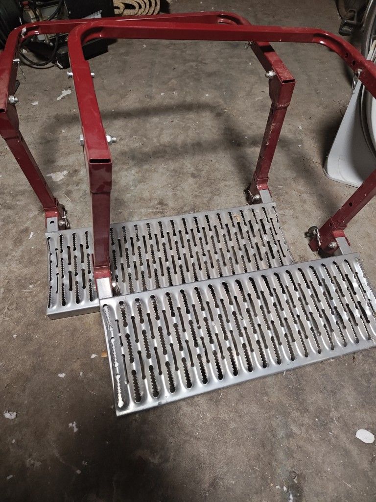 Truck Tire Steps