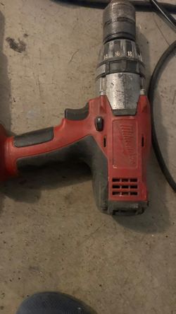 2 Drill 1 Saw Milwaukee 2 Charger No Batery