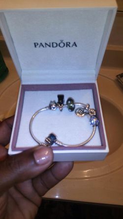 Pandora bracelet with 6 charms