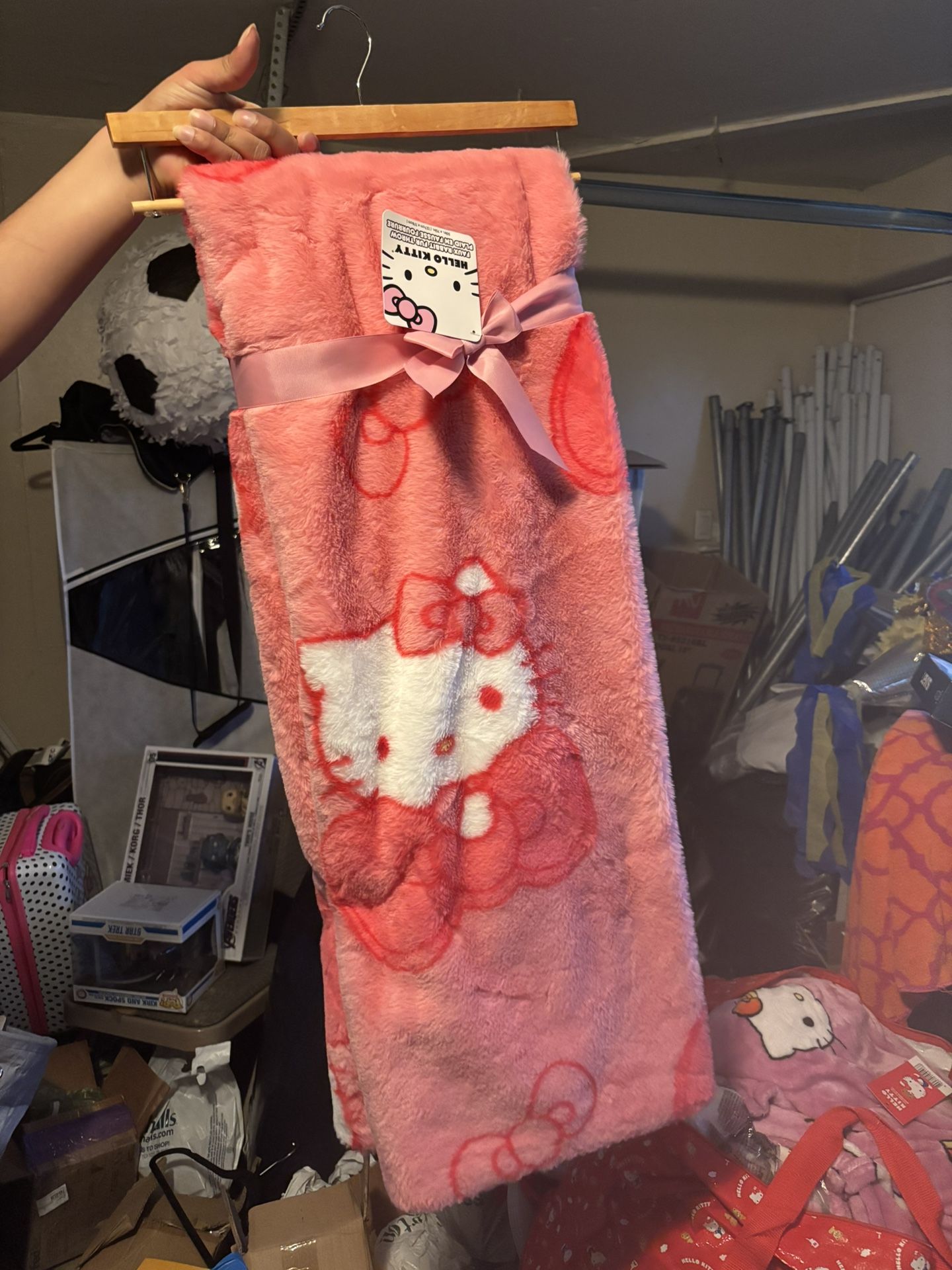 hello kitty faux fur bow blanket