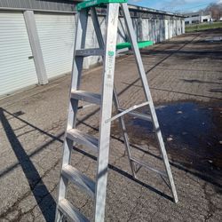 6" Aluminio Ladder 200 Lb Duty Rating
