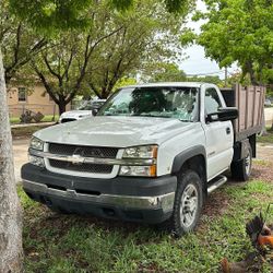 2007 Chevy 2500 HD 8 Pies Flatbed