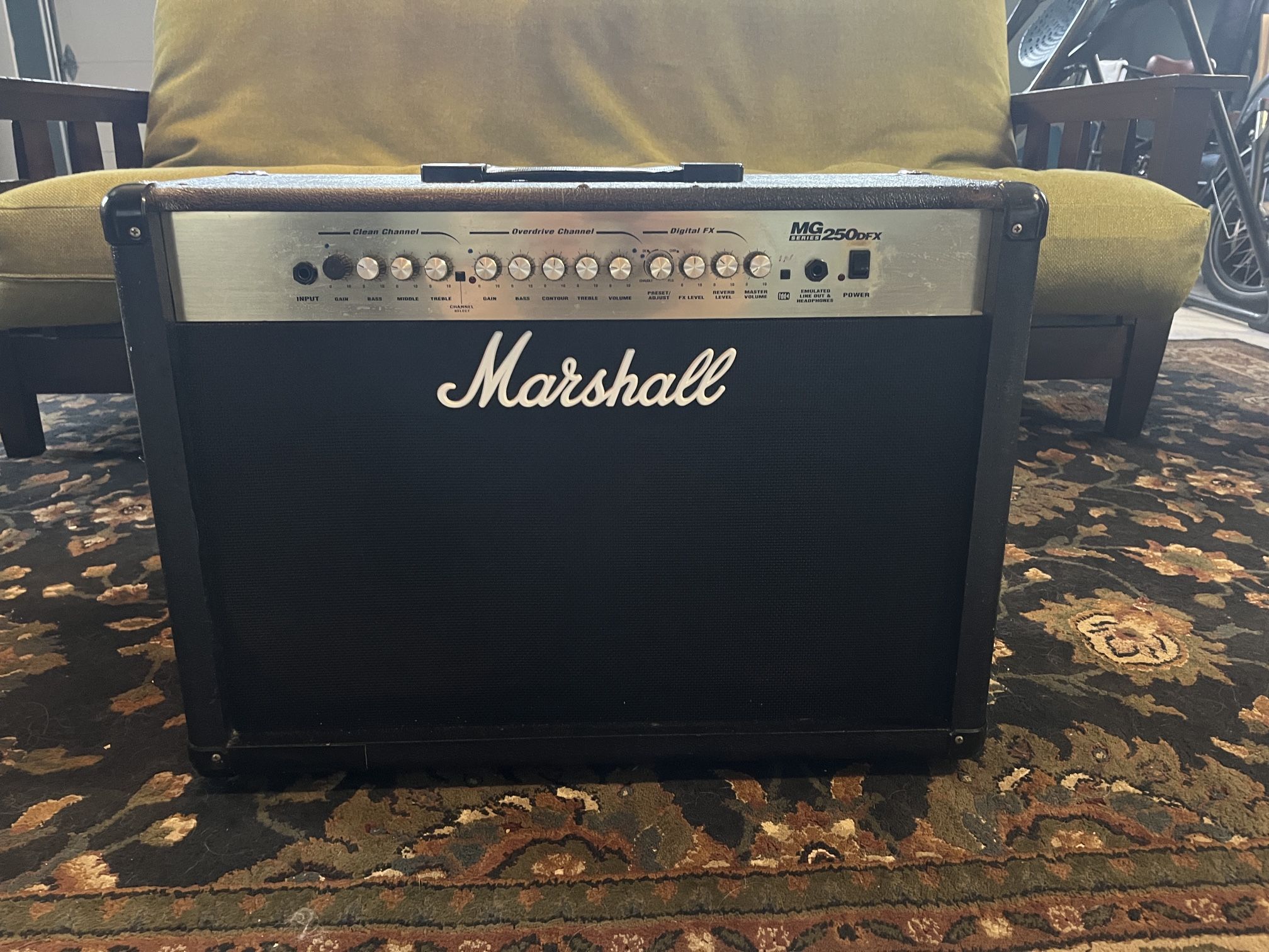 Marshall Mg 250 Dfx Solid State 2 X 12 Amp