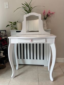 Toddler/Small child Wooden Vanity