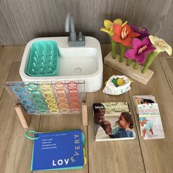 Lovevery The Helper Play Kit 25, 26, 27 Months