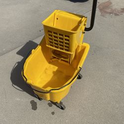 Cleanco by Harper Wet Mop Bucket and Wringer