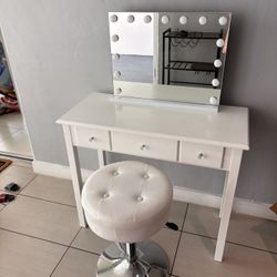 Vanity Table Chair Mirror 