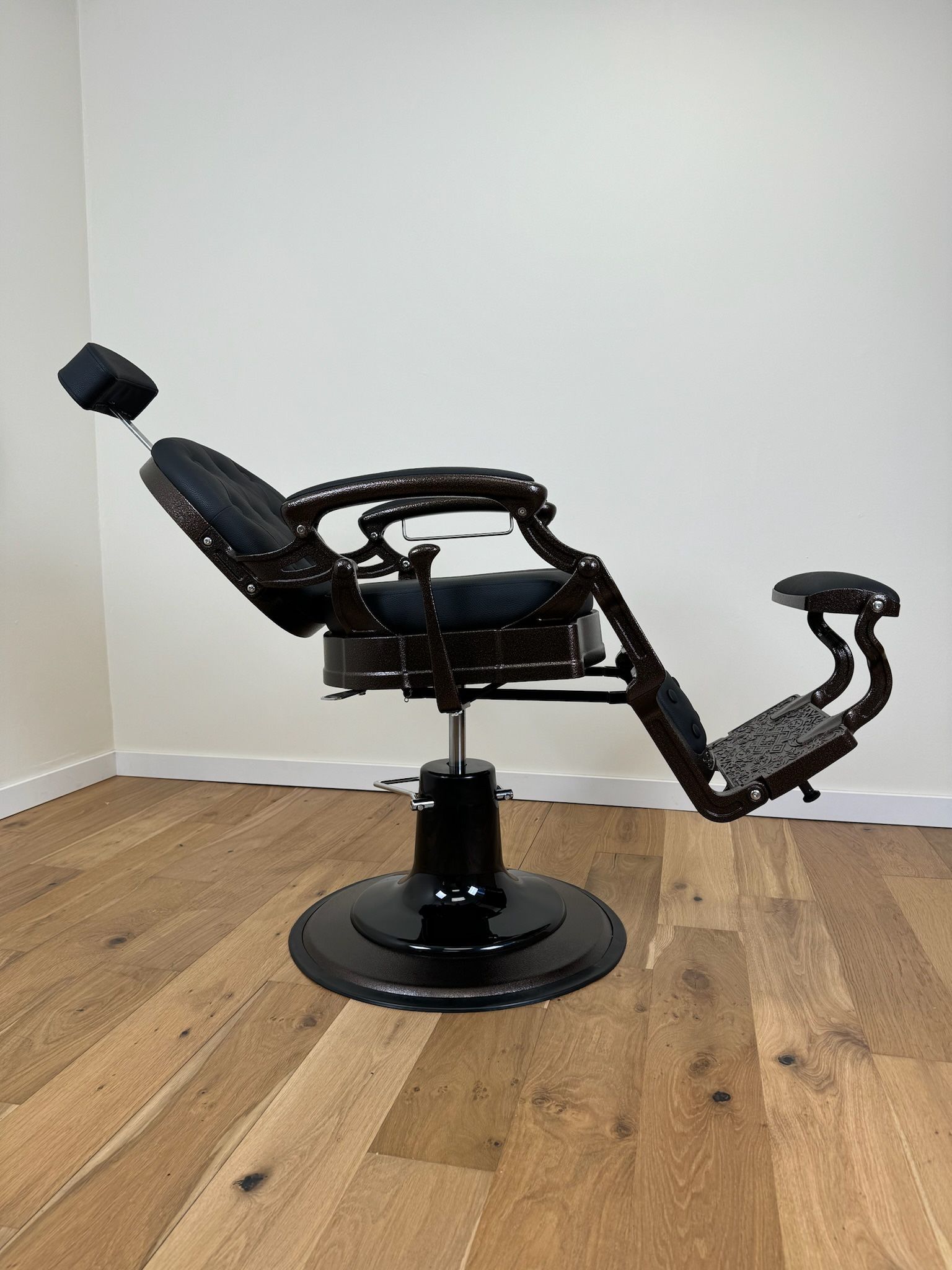 Barberpub Beauty Salon Barber Chair 2933 New for Sale in Cty Of Cmmrce