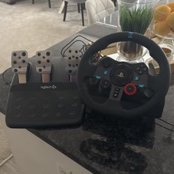 Good Condition Gaming Steering Wheel