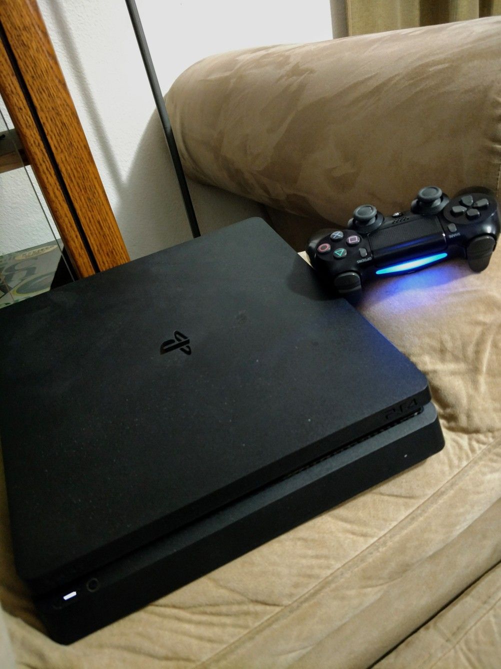 PS4 slim 1tb with games