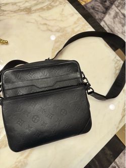 Louis Vuitton men’s Trio Messenger black monogram crossbody bag 3 pieces, in great condition comes with dust bag