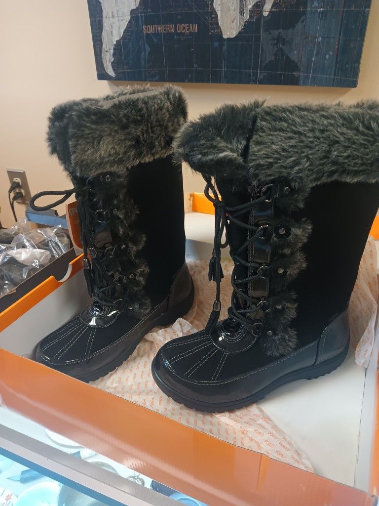 Shoes Bags Many Different Sizes And Brands