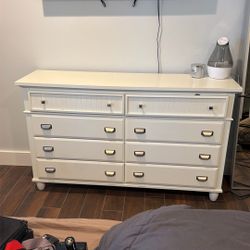 8 drawer Dresser