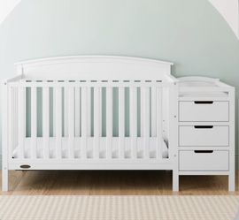 Graco Benton Convertible Crib And Changer New