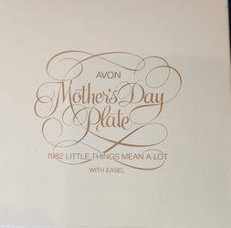 1982 AVON Mother's Day Plate with easel