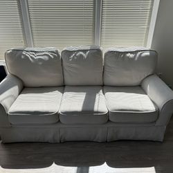 Bob’s Pullout Sofa 