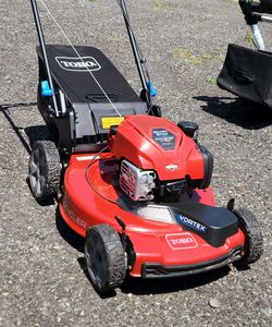 Toro  smartstow lawnmower GAS! Self propelled!