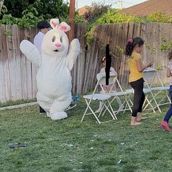 Bunny character 🐰🐣 for your Easter party. ☀️