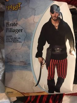 Spirit Pirate Pillage. Size Small-Medium