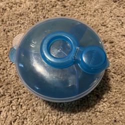 Munchkin formula dispenser