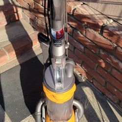 Dyson Vacuum DC25