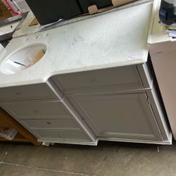 48 in vanity   bathroom with details $220