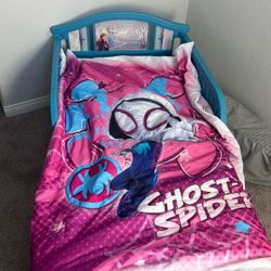 Toddler Frozen bed with Matress
