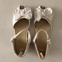Gymboree Size 13 White Cloth Wedge Sandals