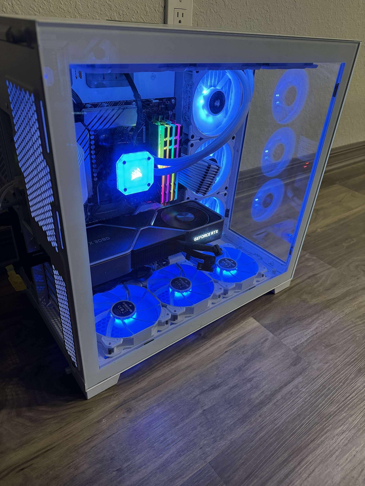 White Gaming PC