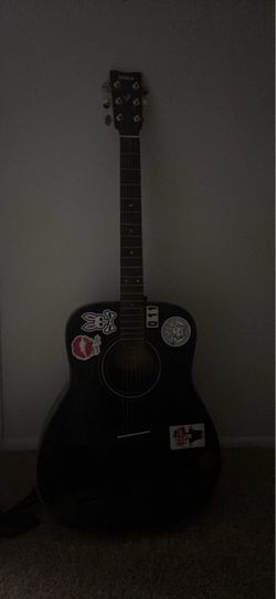 Yamaha Black Acoustic Guitar