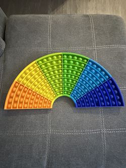 Rainbow pop it